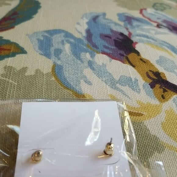 PINK AND CRYSTALS AND GOLD TONE POST BACKS EARRINGS!!! NWOT!!!  In package!!! - Picture 2 of 3